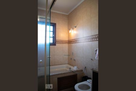 Banheiro Suíte de casa à venda com 4 quartos, 300m² em Partenon, Porto Alegre
