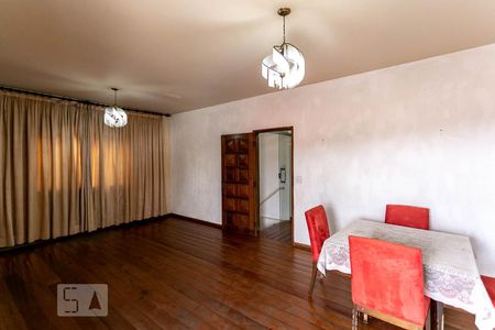 Sala de casa à venda com 6 quartos, 550m² em Ouro Preto, Belo Horizonte