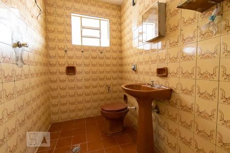 Banheiro de casa para alugar com 1 quarto, 50m² em Santo Antônio, Osasco