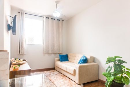 Sala de apartamento para alugar com 3 quartos, 77m² em Cinquentenário, Belo Horizonte