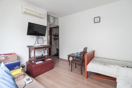 Sala de apartamento para alugar com 1 quarto, 75m² em São João, Porto Alegre