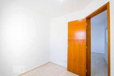 Quarto 2 de apartamento para alugar com 2 quartos, 50m² em Vila Vitória, Santo André