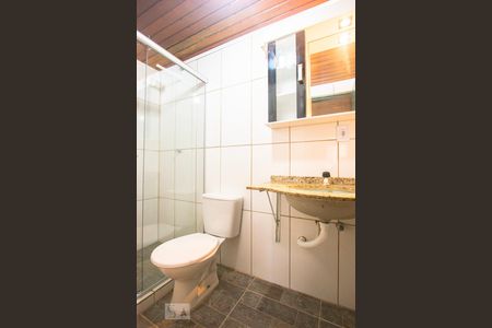 Banheiro de apartamento para alugar com 2 quartos, 55m² em Jardim Itu, Porto Alegre