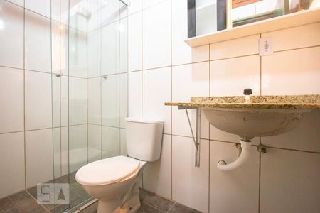 Banheiro de apartamento para alugar com 2 quartos, 55m² em Jardim Itu, Porto Alegre