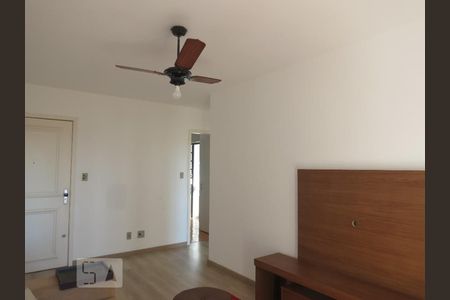 Sala de apartamento para alugar com 1 quarto, 66m² em Santo Antônio, Porto Alegre
