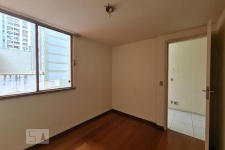 Quarto 2 de apartamento para alugar com 2 quartos, 66m² em Lourdes, Belo Horizonte