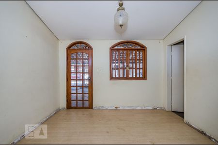 Sala 1 de casa para alugar com 2 quartos, 250m² em Cinquentenario, Belo Horizonte