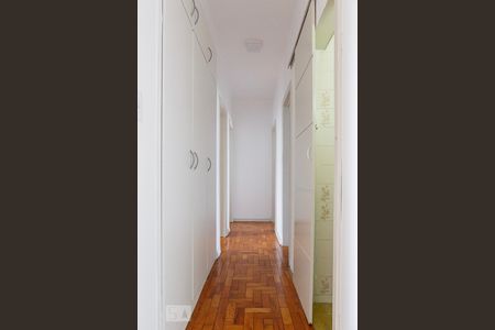 Corredor de apartamento para alugar com 3 quartos, 110m² em Bela Vista, São Paulo