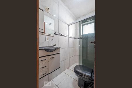Banheiro Social 1 de casa para alugar com 2 quartos, 90m² em Pinheiros, São Paulo