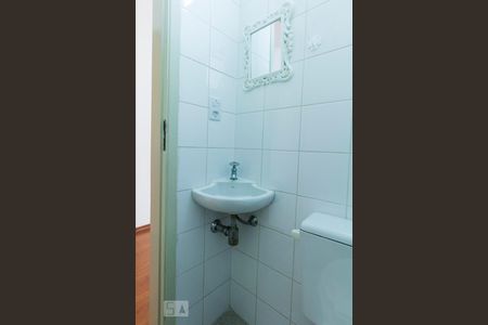 Banheiro de apartamento para alugar com 2 quartos, 57m² em Vila Clementino, São Paulo