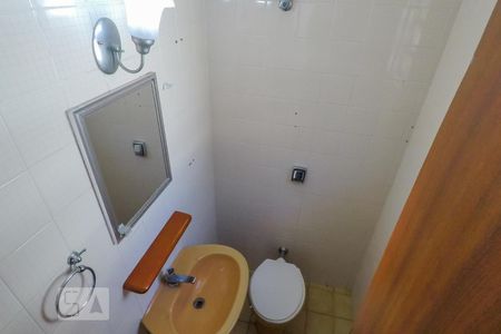 Lavabo de casa para alugar com 3 quartos, 245m² em Liberdade, São Paulo