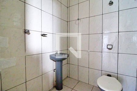 Banheiro de casa para alugar com 1 quarto, 30m² em Vila Camilópolis, Santo André