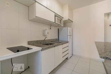 Cozinha de apartamento à venda com 1 quarto, 36m² em Tamboré, Barueri
