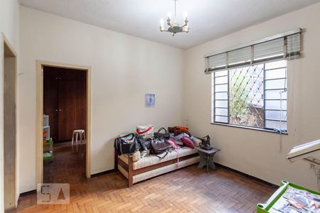 Sala 1 de casa à venda com 4 quartos, 190m² em Sagrada Família, Belo Horizonte