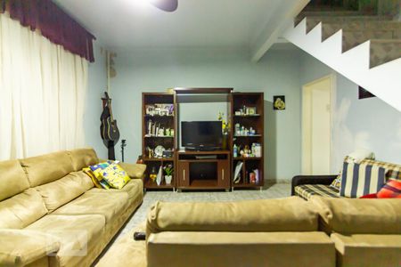 Sala de casa para alugar com 4 quartos, 234m² em Jardim Roberto, Osasco