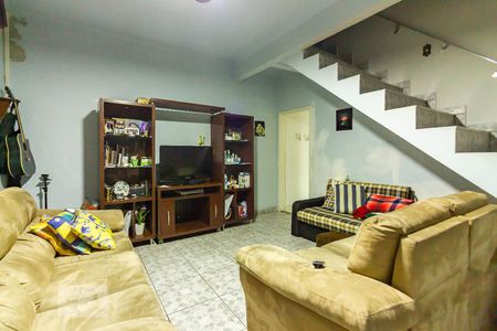 Sala de casa para alugar com 4 quartos, 234m² em Jardim Roberto, Osasco