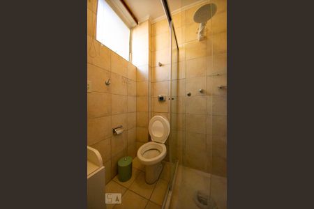 Banheiro de kitnet/studio à venda com 1 quarto, 30m² em Menino Deus, Porto Alegre