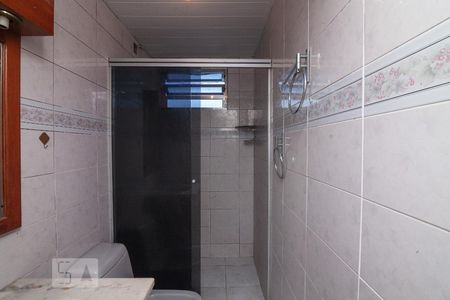 Banheiro de apartamento para alugar com 2 quartos, 62m² em Santo Antônio, Porto Alegre