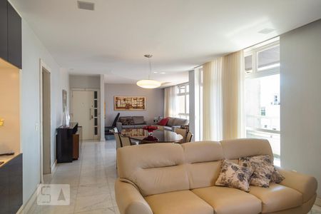 Sala de apartamento para alugar com 4 quartos, 225m² em Santo Antônio, Belo Horizonte