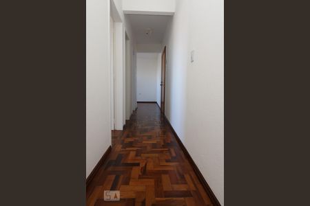 Corredor de apartamento para alugar com 2 quartos, 65m² em Sarandi, Porto Alegre