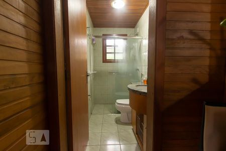 Banheiro da Suíte de casa à venda com 2 quartos, 150m² em Cristal, Porto Alegre
