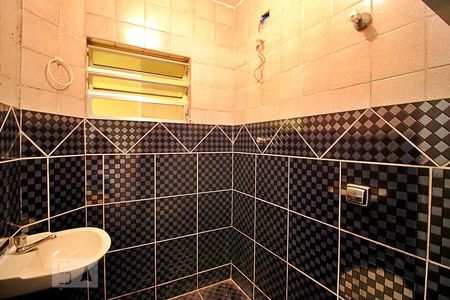 Banheiro de casa para alugar com 1 quarto, 50m² em Vila Suica, Santo André