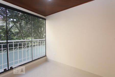 SACADA COM CHURRASQUEIRA de apartamento para alugar com 3 quartos, 116m² em Boa Vista, Porto Alegre