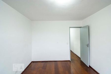 Quarto de casa para alugar com 2 quartos, 100m² em Jardim Dabril, São Paulo