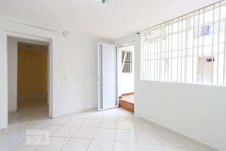 Sala de casa para alugar com 2 quartos, 138m² em Vila Baruel, São Paulo