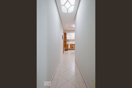 Corredor de apartamento para alugar com 2 quartos, 69m² em Santa Maria, São Caetano do Sul