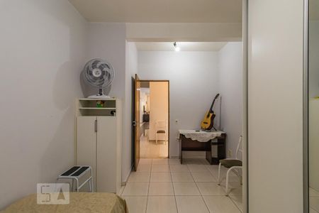 Quarto 2 de casa para alugar com 4 quartos, 412m² em Jardim Tupanci, Barueri