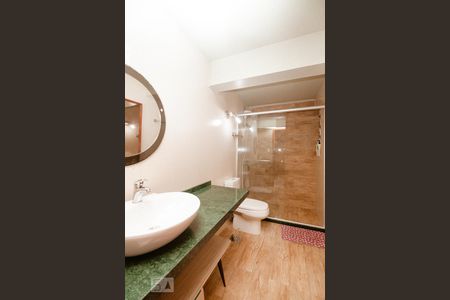 Banheiro de casa para alugar com 6 quartos, 550m² em Menino Deus, Porto Alegre