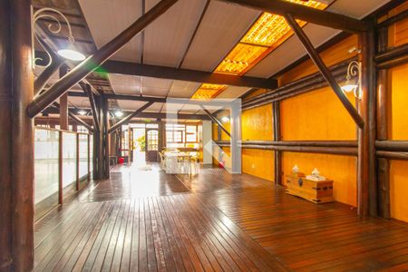 Sala de casa à venda com 3 quartos, 454m² em Cristal, Porto Alegre