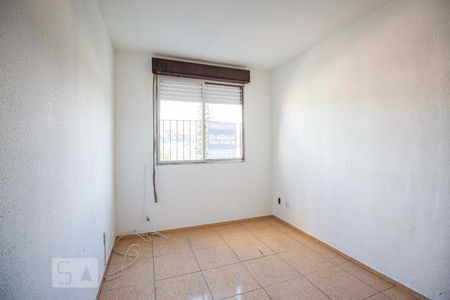 Sala  de apartamento para alugar com 2 quartos, 48m² em Jardim Itu, Porto Alegre