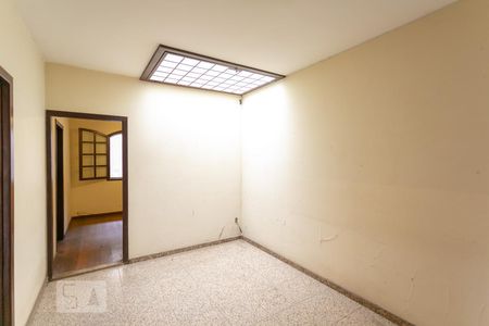 Sala de casa à venda com 3 quartos, 150m² em Santa Efigênia, Belo Horizonte