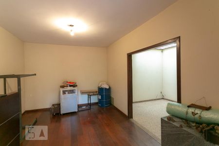 Sala de casa para alugar com 3 quartos, 150m² em Santa Efigênia, Belo Horizonte