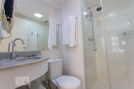 Banheiro de apartamento para alugar com 1 quarto, 35m² em Asa Norte, Brasília