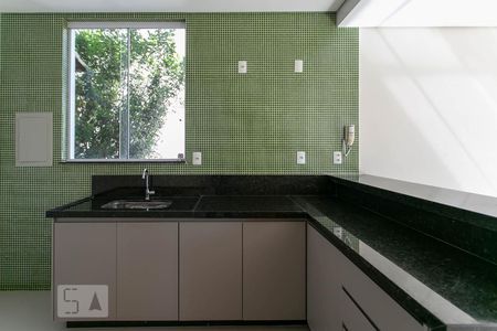 Cozinha de casa de condomínio para alugar com 4 quartos, 140m² em Garças, Belo Horizonte