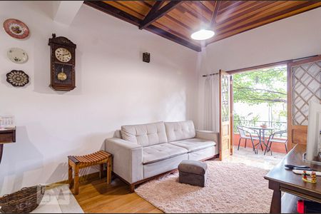Sala de casa para alugar com 3 quartos, 130m² em Jardim das Bandeiras, São Paulo