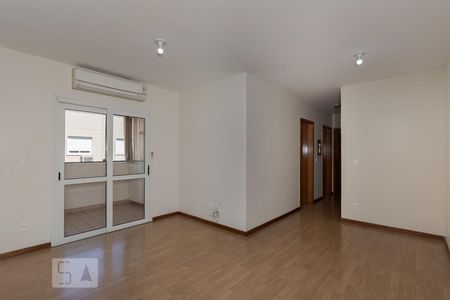 Sala de apartamento para alugar com 3 quartos, 82m² em Jardim Itu Sabará, Porto Alegre