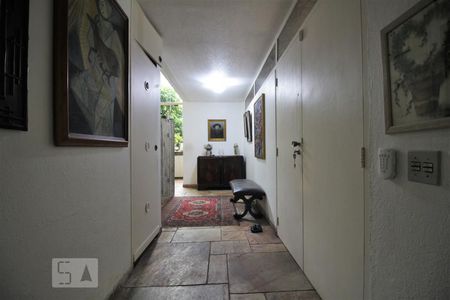 Entrada de casa para alugar com 4 quartos, 250m² em Jardim Guedala, São Paulo