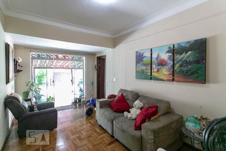 Sala de casa para alugar com 6 quartos, 260m² em Glória, Belo Horizonte