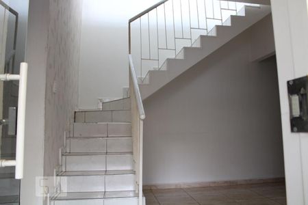 Escada de casa à venda com 3 quartos, 190m² em Bonfim, Campinas