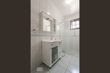 Banheiro da Suíte de casa para alugar com 3 quartos, 280m² em São João, Porto Alegre