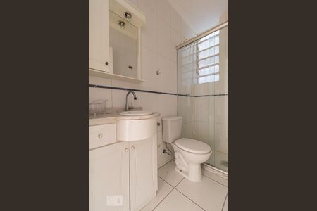 Banheiro de apartamento para alugar com 1 quarto, 47m² em Rio Branco, Porto Alegre