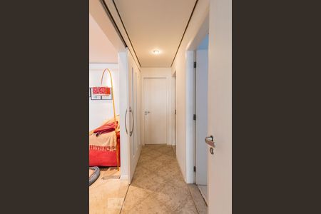 Corredor de apartamento para alugar com 3 quartos, 128m² em Pinheiros, São Paulo
