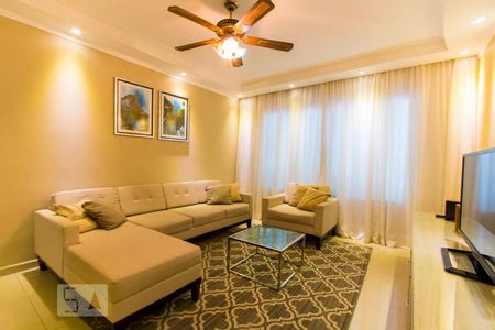 Sala de casa para alugar com 3 quartos, 240m² em Parque das Nações, Santo André