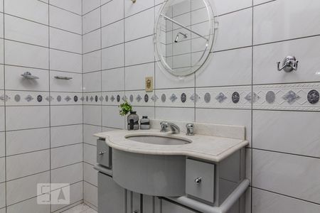 Banheiro da Suíte 1 de casa à venda com 4 quartos, 280m² em Petrópolis, Porto Alegre