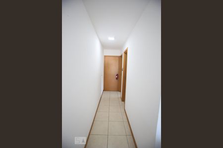 Corredor de apartamento para alugar com 3 quartos, 82m² em Taquara, Rio de Janeiro