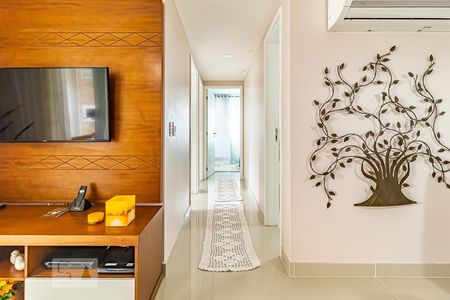 Corredor de apartamento para alugar com 3 quartos, 83m² em Freguesia (jacarepaguá), Rio de Janeiro